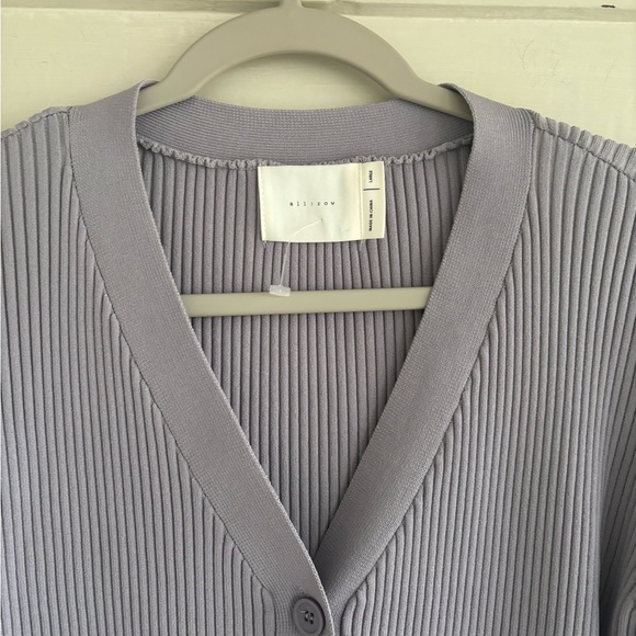 all : row The Noor Cardigan in Lilac Size Large - Picture 6 of 9